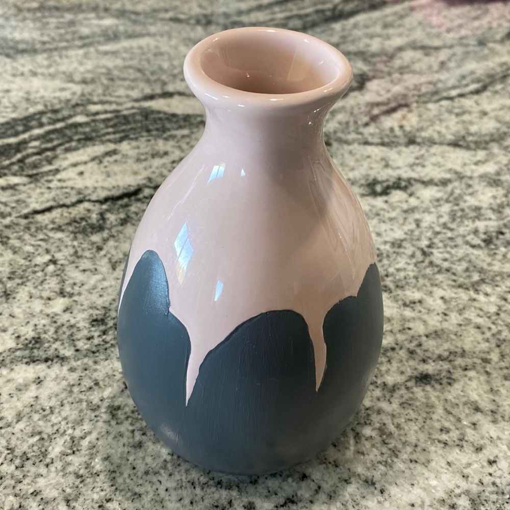 Isaac Mizrahi Pink & Gray Drip Vase!